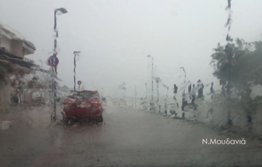  Χαλασμός στη Χαλκιδική: “Πνίγηκαν” στη βροχή Νέα Μουδανιά και Κασσάνδρα (εικόνες)