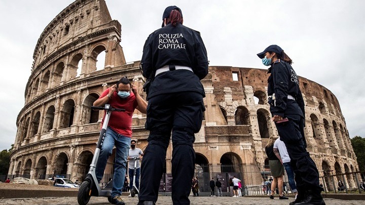  Ιταλία: 11.629 νέα κρούσματα και 299 θάνατοι την Κυριακή