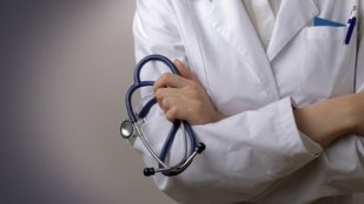  Βόλος: Αφαιρέθηκε διά βίου η άδεια άσκησης επαγγέλματος από γιατρό λόγω… κοροναϊού