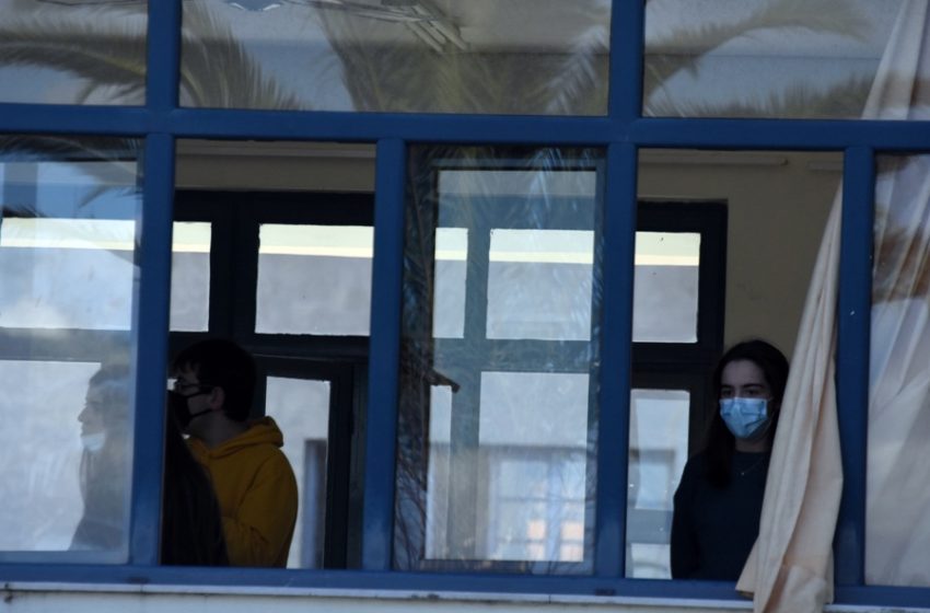  Μυτιλήνη: Απουσίαζαν οι 80 από τους 120 μαθητές σε ΕΠΑΛ – Παραιτήθηκε ο διευθυντής