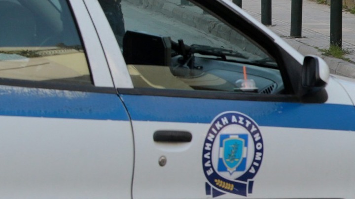  Συλλήψεις στη Νίκαια: Είχαν ρημάξει τα αυτοκίνητα έξω από το Γ΄Νεκροταφείο