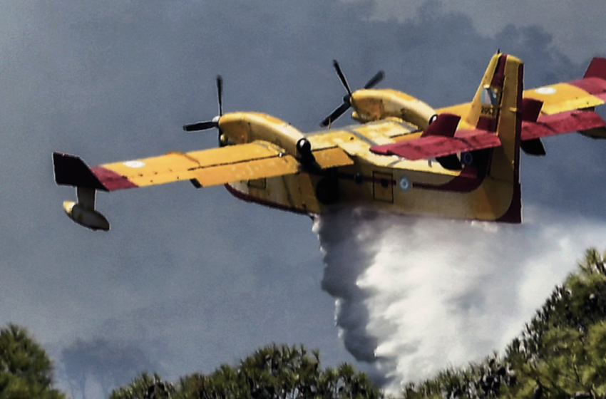  Εύβοια: Φωτιά  στην Κάρυστο – 4 αεροσκάφη και 1 ελικόπτερο στη μάχη της κατάσβεσης