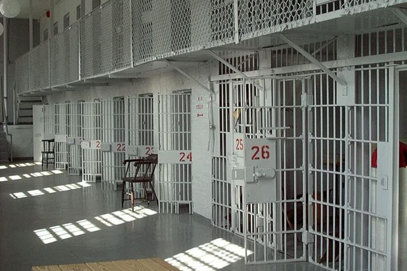  Μεγάλη έρευνα στις φυλακές Ιωαννίνων – Κρατούνται ο υποδιευθυντής και υπάλληλοι