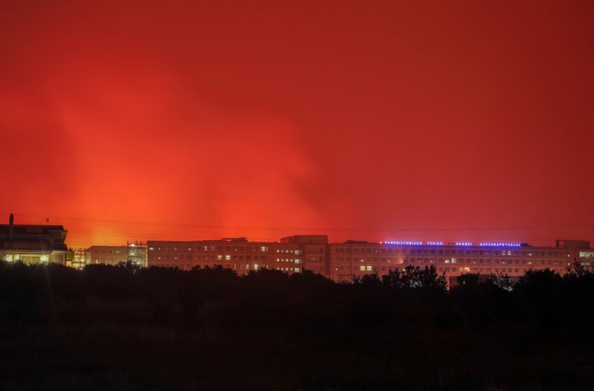 Κάλυψε τη μισή Ελλάδα ο καπνός από την φωτιά της Αλεξανδρούπολης – Ανήσυχοι οι τουρίστες