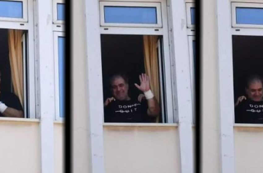  Συγκινεί ο Δημήτρης Σταρόβας- Βγήκε στο παράθυρο και ευχαρίστησε πριν από το εξιτήριο