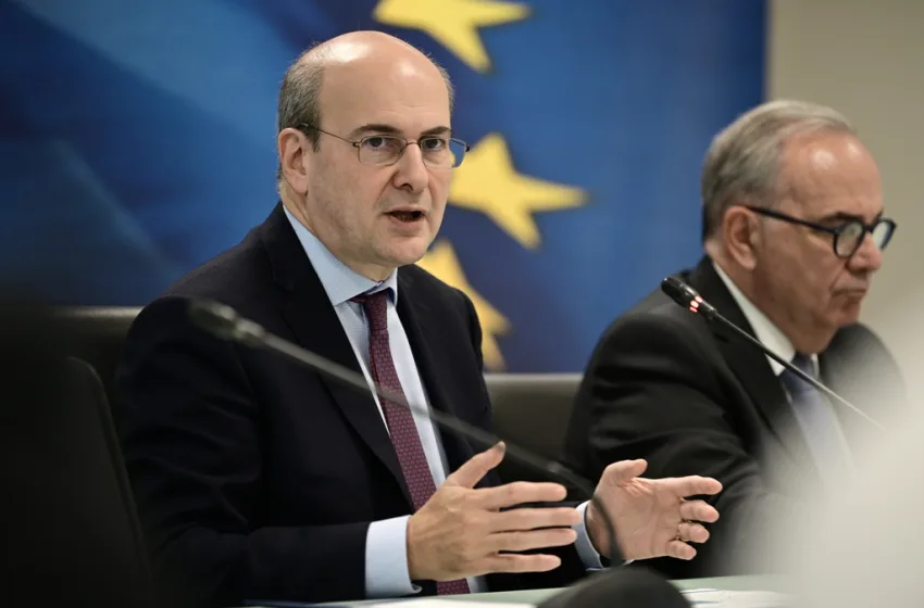  Χατζηδάκης:”Ιστορικό ρεκόρ επενδύσεων στην Ελλάδα” –  Πόροι 12,2 δισ. ευρώ σε έργα το 2024