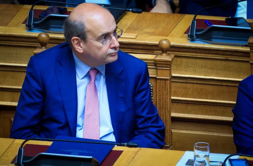  Χατζηδάκης: Παραφωνία για την πορεία της χώρας αυτά που λέει ο κ. Κασσελάκης 