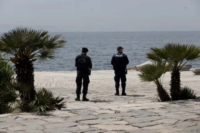  Χρυσοχοΐδης: ΟΠΚΕ και αστυνομικοί με δίκυκλα θα περιπολούν στις παραλίες