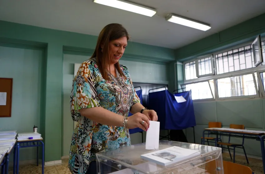  Στην Αγία Παρασκευή ψήφισε η Ζωή Κωνσταντοπούλου: “Πάμε να κάνουμε την αγάπη δύναμη”