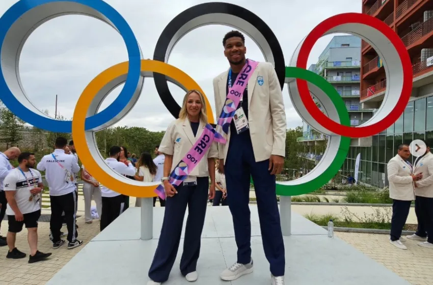  Ολυμπιακοί Αγώνες: Χαμογελαστή η ελληνική αποστολή- Οι 100 αθλητές μας- Οι φωτογραφίες πριν την τελετή έναρξης