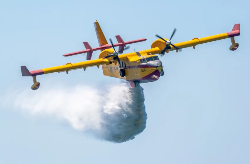  Η Ελλάδα έστειλε τέσσερα πυροσβεστικά αεροσκάφη στην Αλβανία για αντιμετώπιση μεγάλης πυρκαγιάς