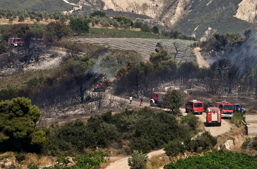  Κορινθία: Χωρίς ενεργό μέτωπο η φωτιά- Ίδια εικόνα σε Ηλεία, Ξάνθη