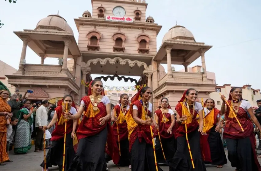  Ινδία: Τουλάχιστον 27 άνθρωποι ποδοπατήθηκαν μέχρι θανάτου σε θρησκευτική εκδήλωση