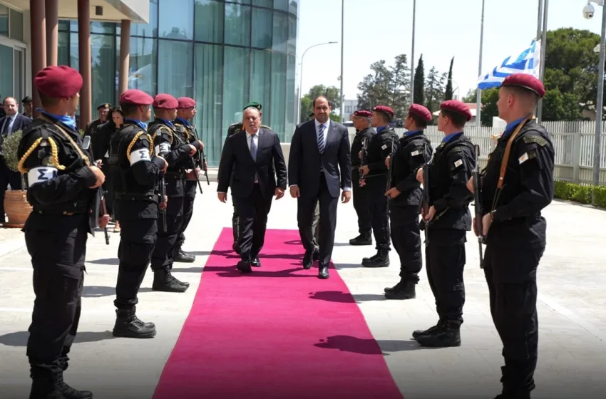  Υπουργός Άμυνας Κύπρου: ”Ευγνωμοσύνη για όσους θυσιάστηκαν – Παλεύουμε για άρση του αδιεξόδου”