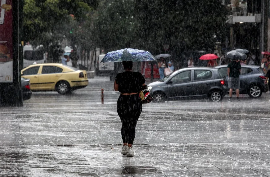 Κολυδάς: Φθινοπωρινές βροχές όλη την εβδομάδα- Ποιες περιοχές θα “χτυπήσουν”