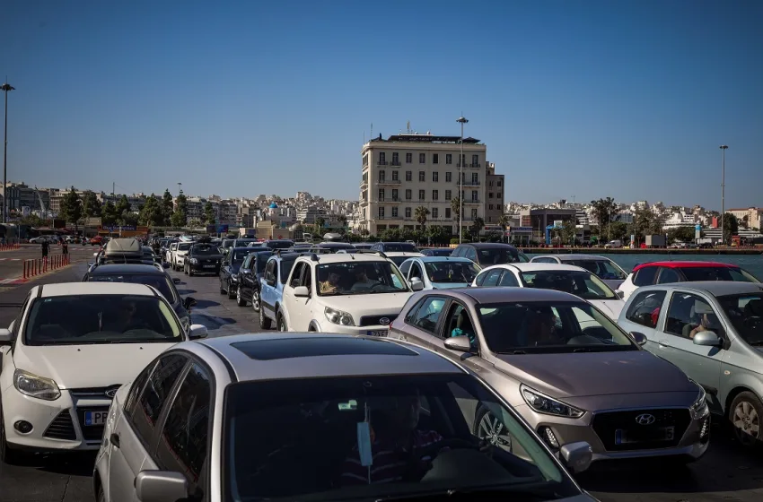  Κίνηση στον Κηφισό και στο λιμάνι του Πειραιά