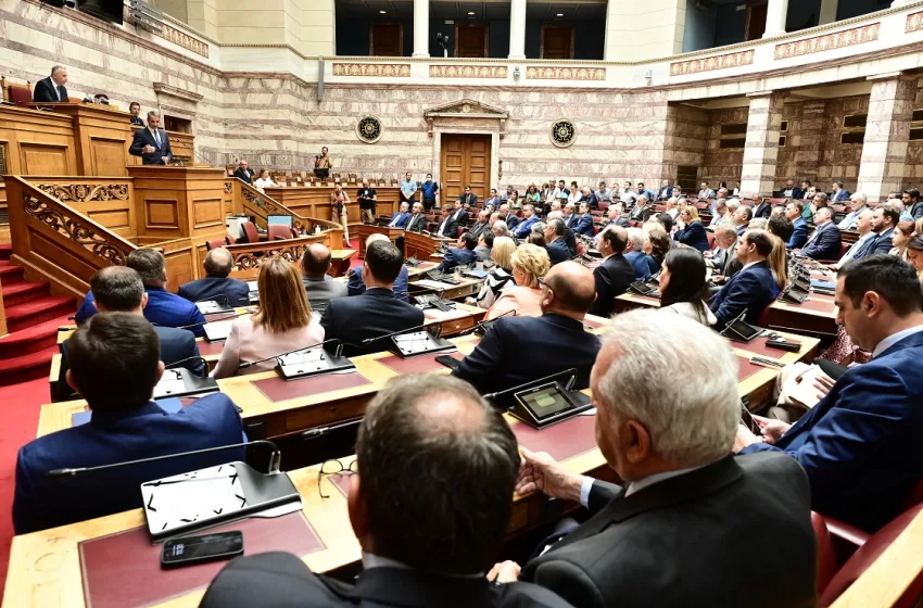  ΝΔ: Ο Σαλμάς κορυφή του παγόβουνου-“Μασάζ” για να αποφευχθεί η νέα κίνηση της εσωκομματικής αντιπολίτευσης