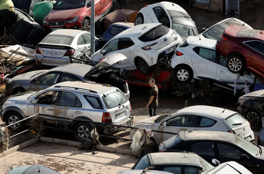  Ισπανία: Ανεβαίνει δραματικά ο αριθμός των νεκρών από τις φονικές πλημμύρες- Συνεχίζονται οι έρευνες