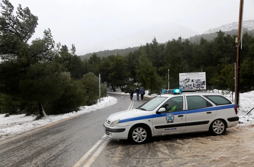 Πάρνηθα: Πότε ανοίγει ο δρόμος-Διακοπή της κυκλοφορίας στο ύψος του τελεφερίκ (vid)