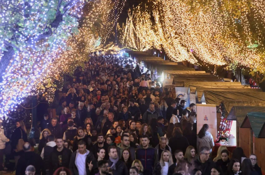  Κόντρα Χαρδαλιά-Δούκα για τον διπλό στολισμό της Αθήνας