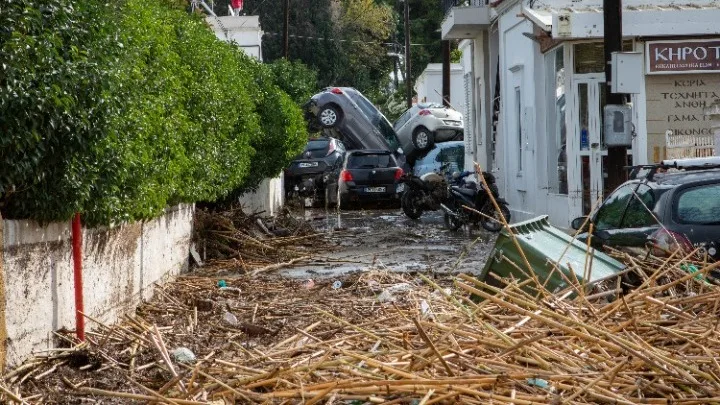  Λήμνος: Νέο μήνυμα από το 112 – Απαγόρευση κυκλοφορίας μέχρι το μεσημέρι της Δευτέρας