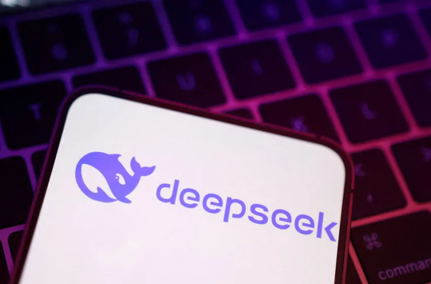 DeepSeek/Τι είναι, πώς λειτουργεί, γιατί προκαλεί “πανικό” σε Σίλικον Βάλεϊ, Ουάσιγκτον, αγορές