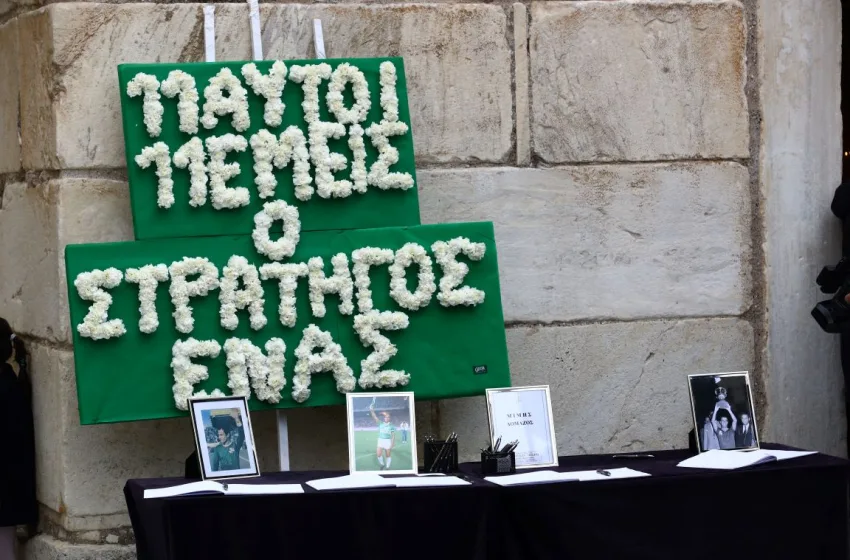 Μίμης Δομάζος:Το στεφάνι με την ιστορική φράση του Πούσκας