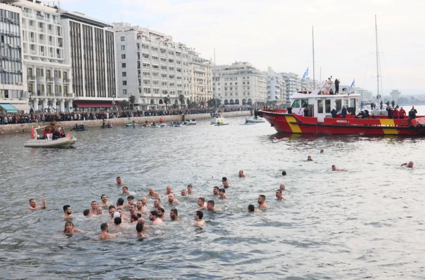 “Παρεξήγηση” στην Θεσσαλονίκη για τον Σταυρό-Τι συνέβη 