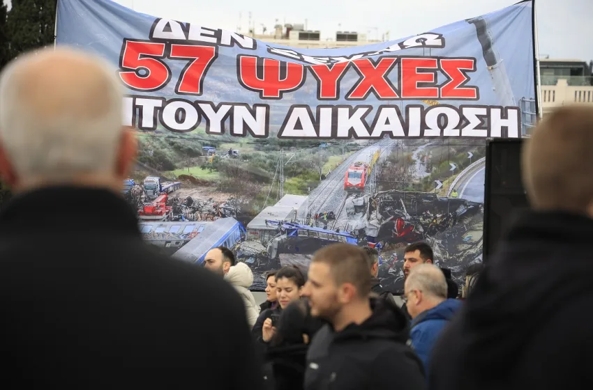 Τέμπη: Σε απεργιακό κλοιό η χώρα- Πάνδημη συμμετοχή στα συλλαλητήρια