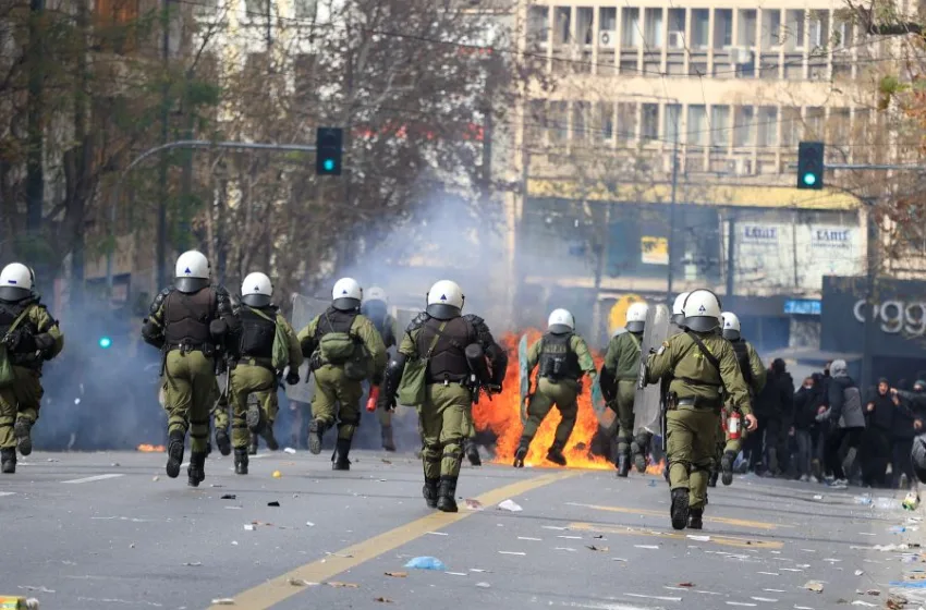 Επεισόδια Σύνταγμα: Αναπνευστικά προβλήματα, λιποθυμίες, κρίσεις πανικού από την χρήση χημικών