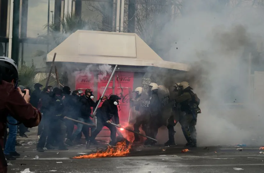 Επεισόδια: 160 προσαγωγές, 66 συλλήψεις- Ανάμεσά τους γνωστοί χούλιγκαν