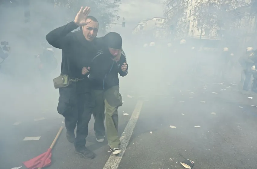 Ελεύθεροι 24 κατηγορούμενοι που συνελήφθησαν στη συγκέντρωση για τα Τέμπη