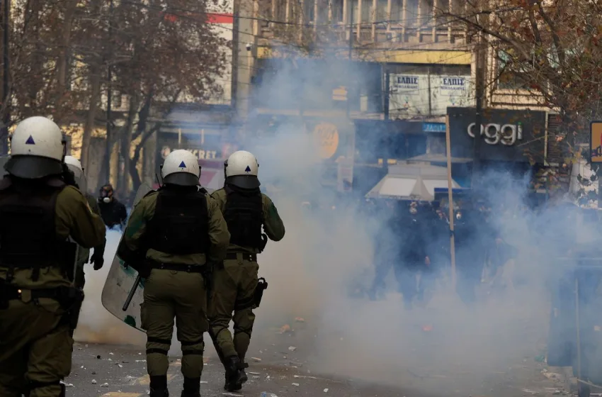 ΠΑΣΟΚ για επεισόδια: Κυβέρνηση και υπ. Προστασίας του Πολίτη απέτυχαν να προστατεύσουν εκατοντάδες χιλιάδες πολίτες