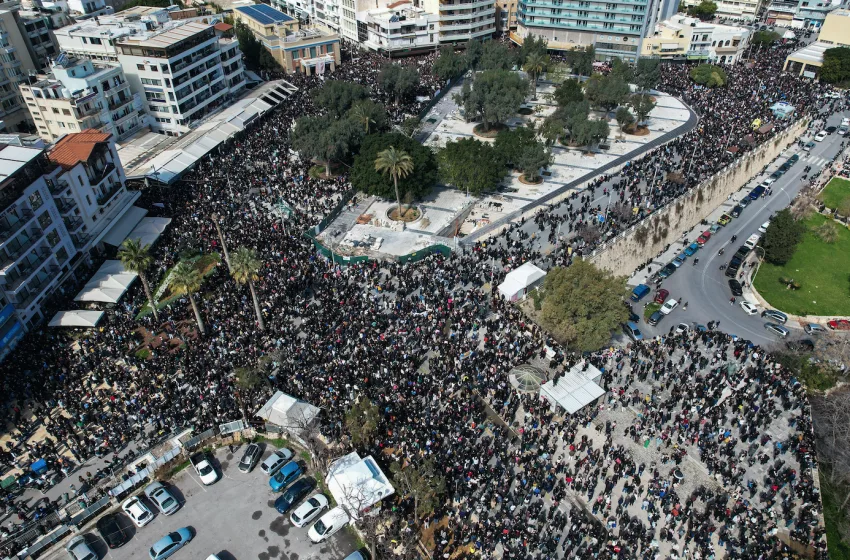 Ηράκλειο: Ένταση μετά τη συγκέντρωση για τα δύο χρόνια από την τραγωδία στα Τέμπη