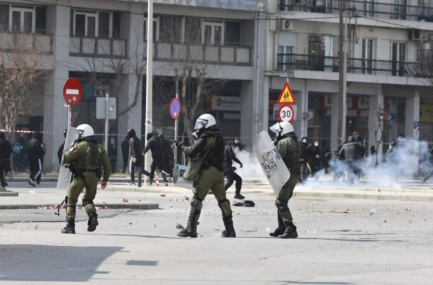 Θεσσαλονίκη: Κακουργηματική δίωξη στον 13χρονο που συνελήφθη με μολότοφ