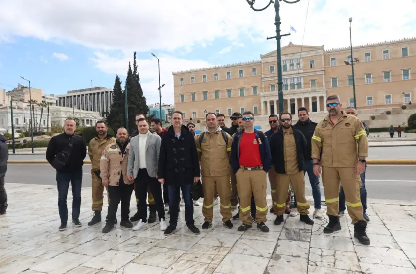 Εποχικοί πυροσβέστες: Διαμαρτυρία στη Βουλή