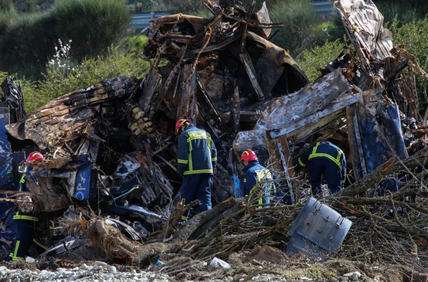 Τέμπη: Ποιος πλήρωσε για το μπάζωμα 650.000 ευρώ – Πυρά από αντιπολίτευση – Απάντηση Παπαθανάση